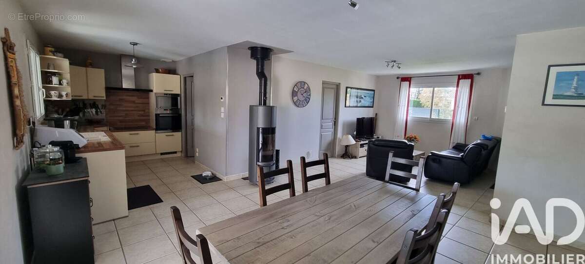 Photo 4 - Maison à SALLES