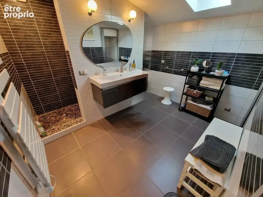 Belle rénovation pour cette maison en pierre avec psicine et dépendances sur terrain de 9343m2 - photo 23