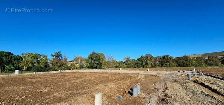 Terrain à BESSIERES