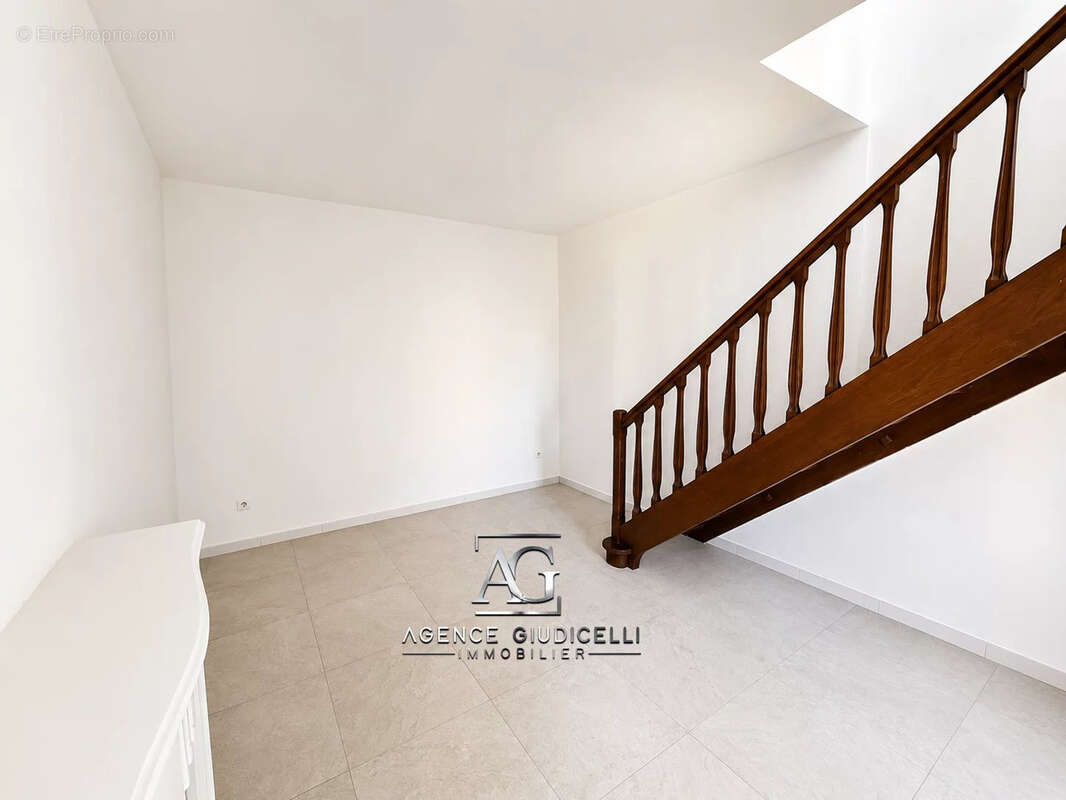 Maison mitoyenne 4 pièces  89,11 m2  migliacciaru - photo 3
