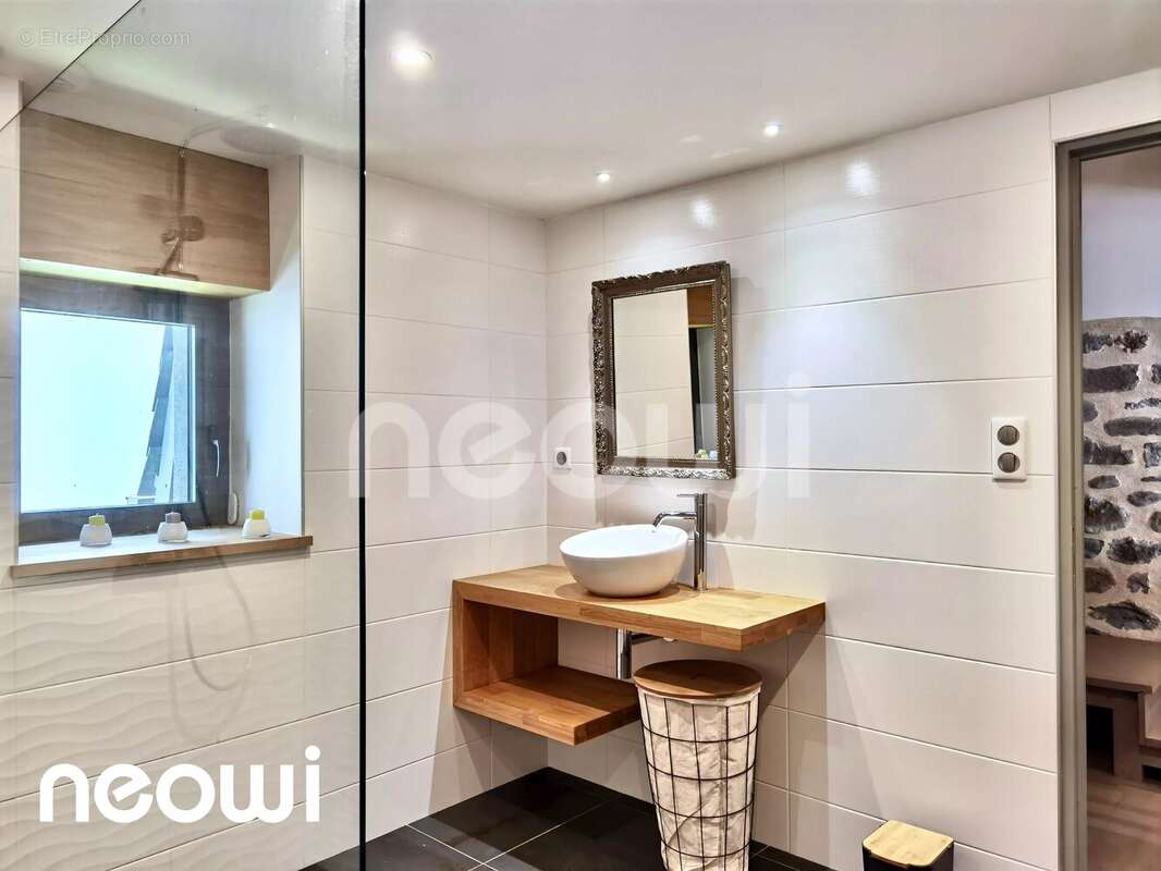 Grange rénovée + maison de bourg de 170 m² à rénover : un projet unique - photo 13