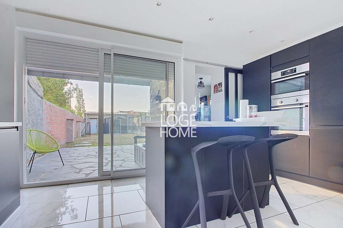 Maison 111 m² à Wattrelos  - photo 2