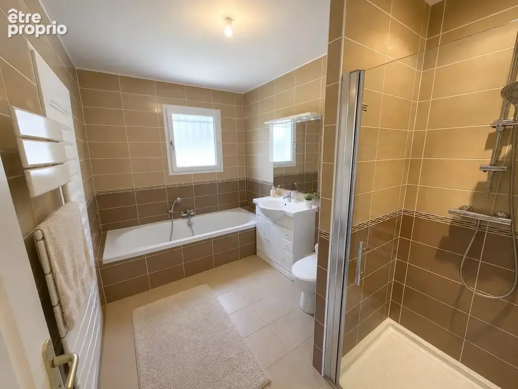 Villa moderne de plain-pied avec 3,3 ha de terrain - photo 10