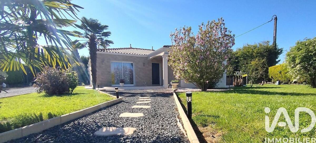 Photo 1 - Maison à L'HERMENAULT