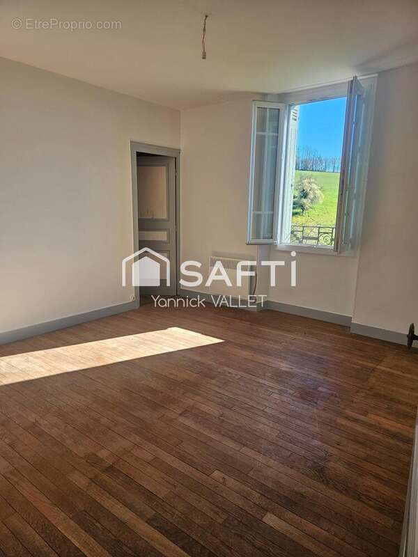Maison 117 m² à Grand-Brassac  - photo 4