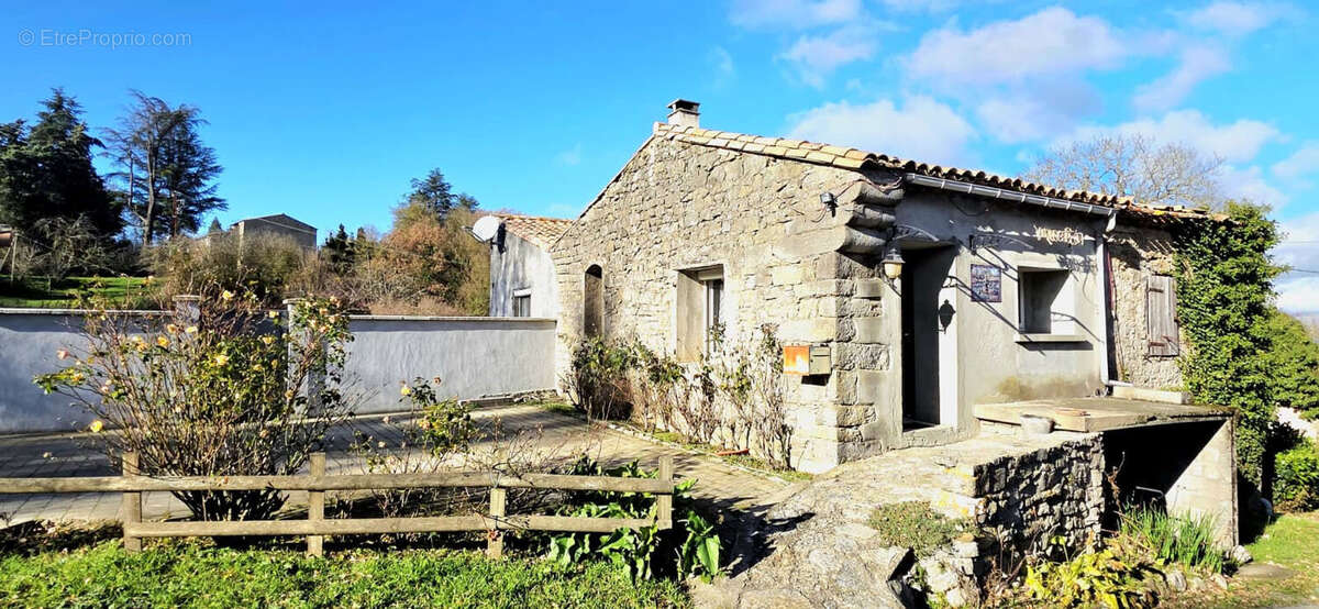 Maison à BELCASTEL-ET-BUC