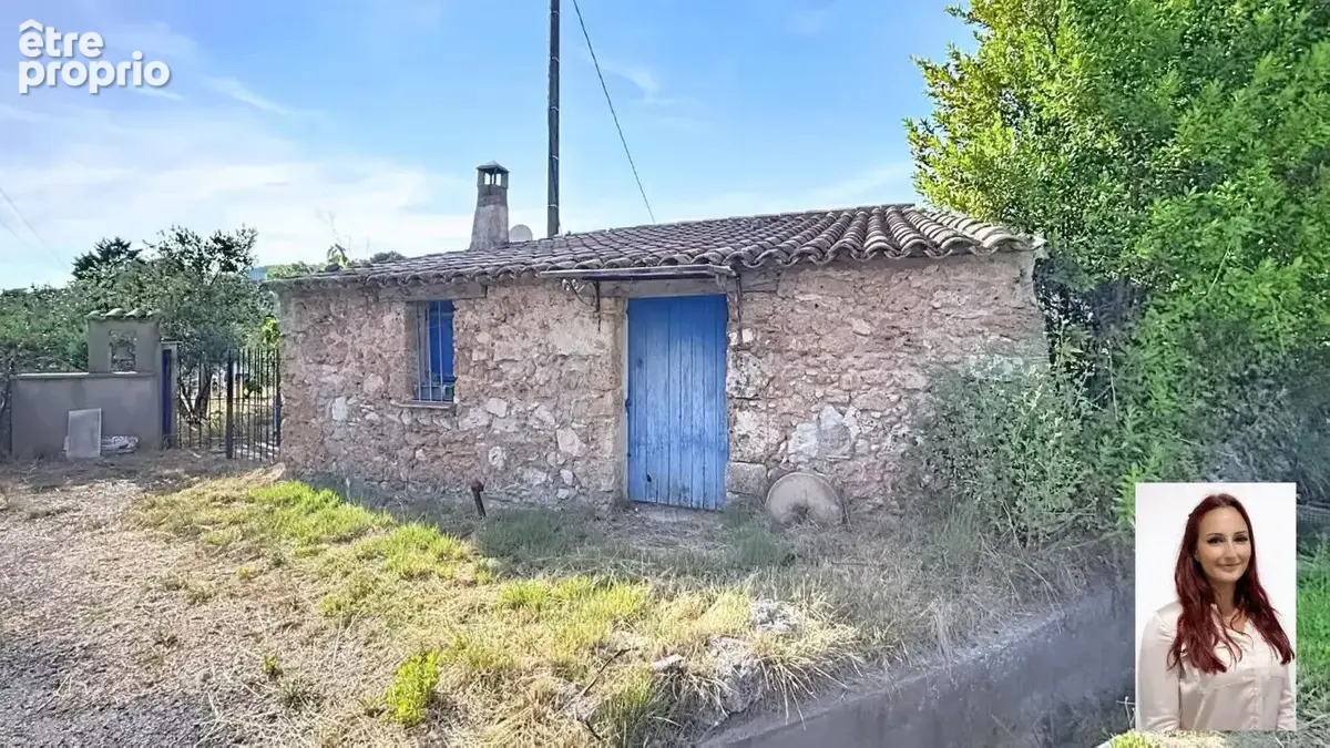 Parking à SALERNES