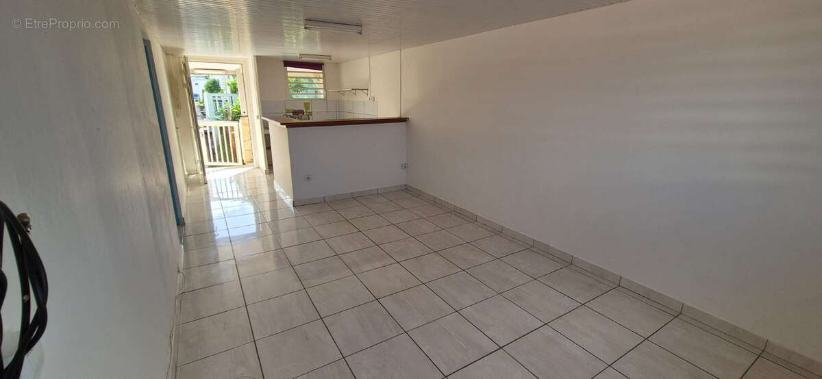 Maison individuelle composée de deux appartements - EN VENTE - photo 2