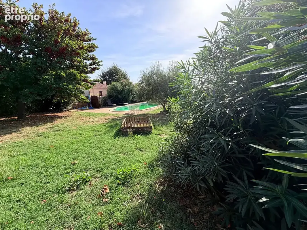 Maison Ouveillan T5 de  175 m2 avec piscine - photo 13