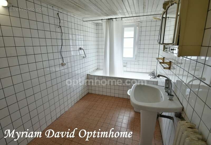 Maison à rénover de 107 m² avec jardin et garage – Proche centre-ville de Rostrenen - photo 8
