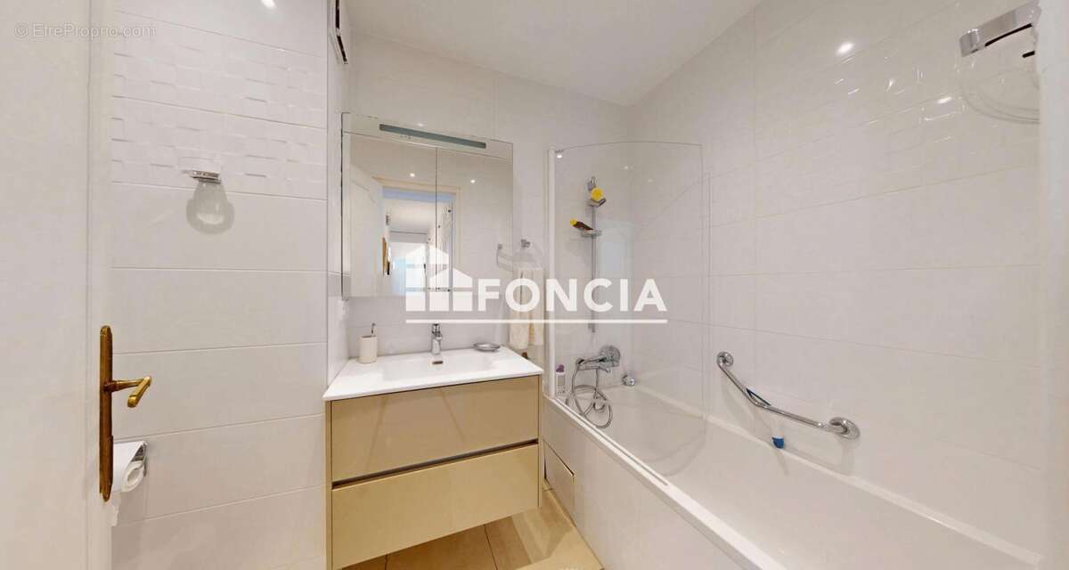 Exclusivite place catalogne t5 + cave + parking - photo 11