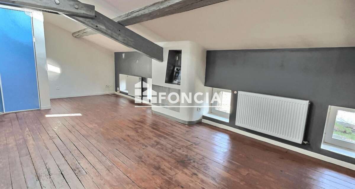 Appartement à LA SEAUVE-SUR-SEMENE