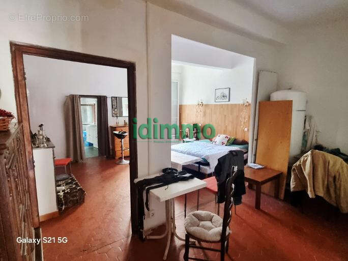 A voir Draguignan centre F3 de 95m traversant avec terrasse et cave 158000€ dpe d - photo 8