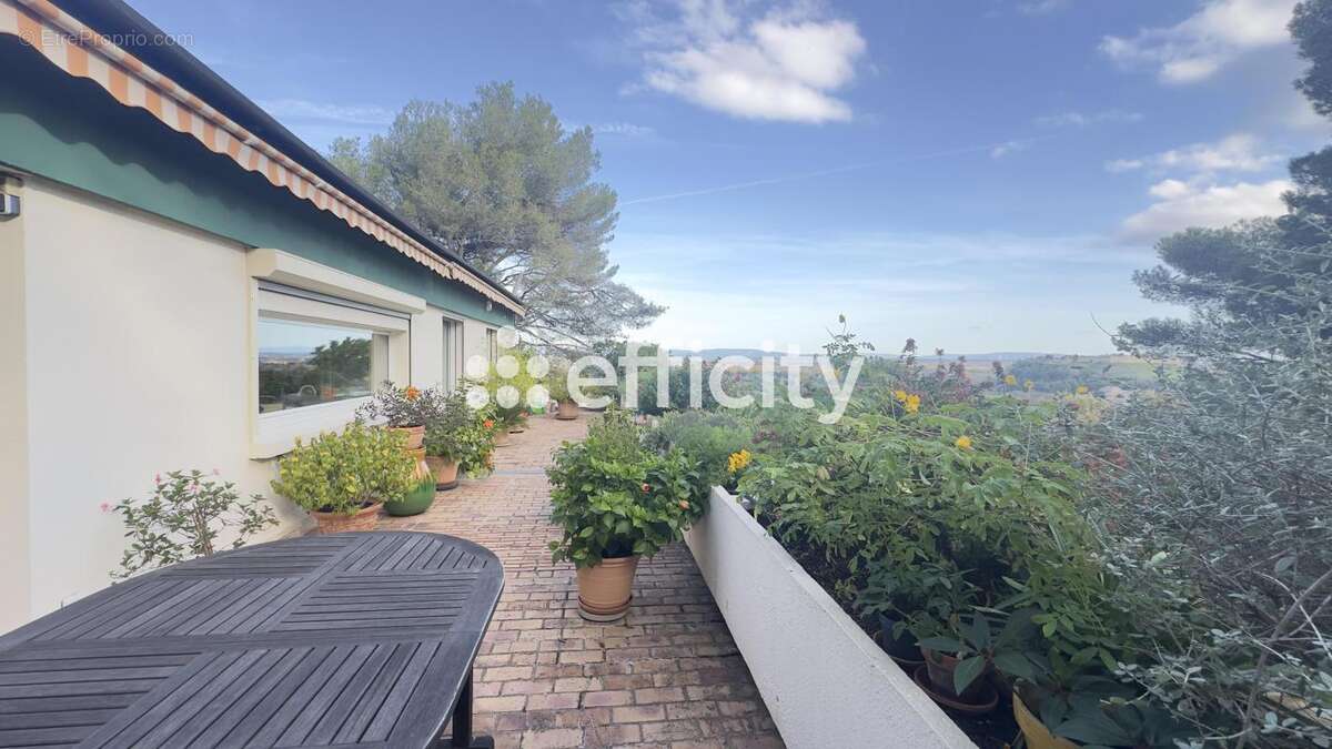 Appartement à VILLENEUVE-LES-AVIGNON