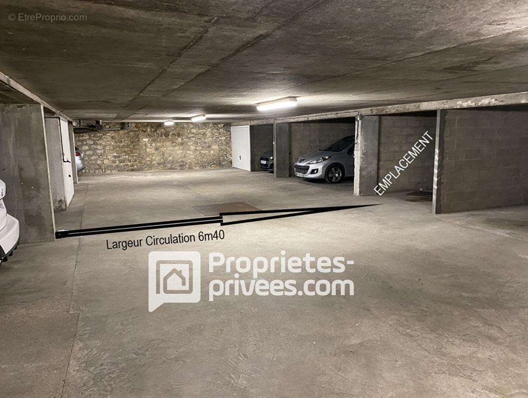 Parking à NEUILLY-SUR-SEINE