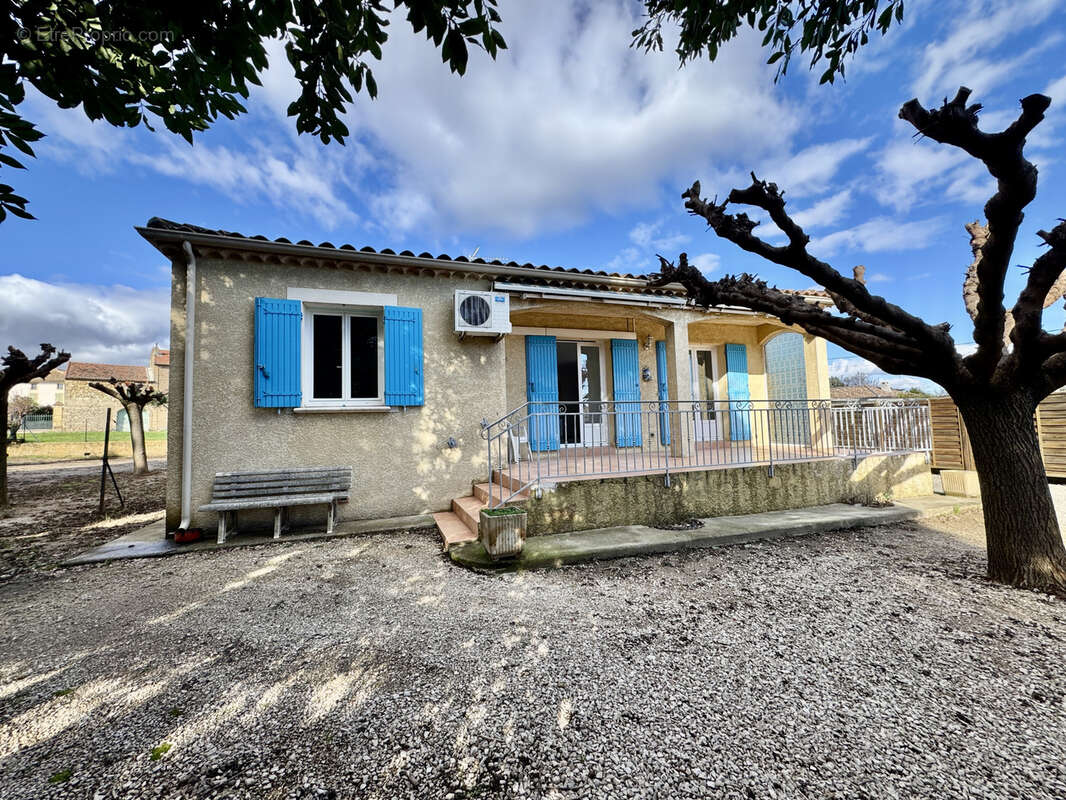 Maison à LAUDUN-L'ARDOISE