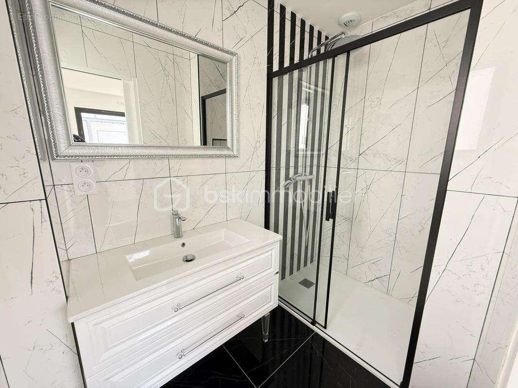 Maison à SAINT-ERBLON