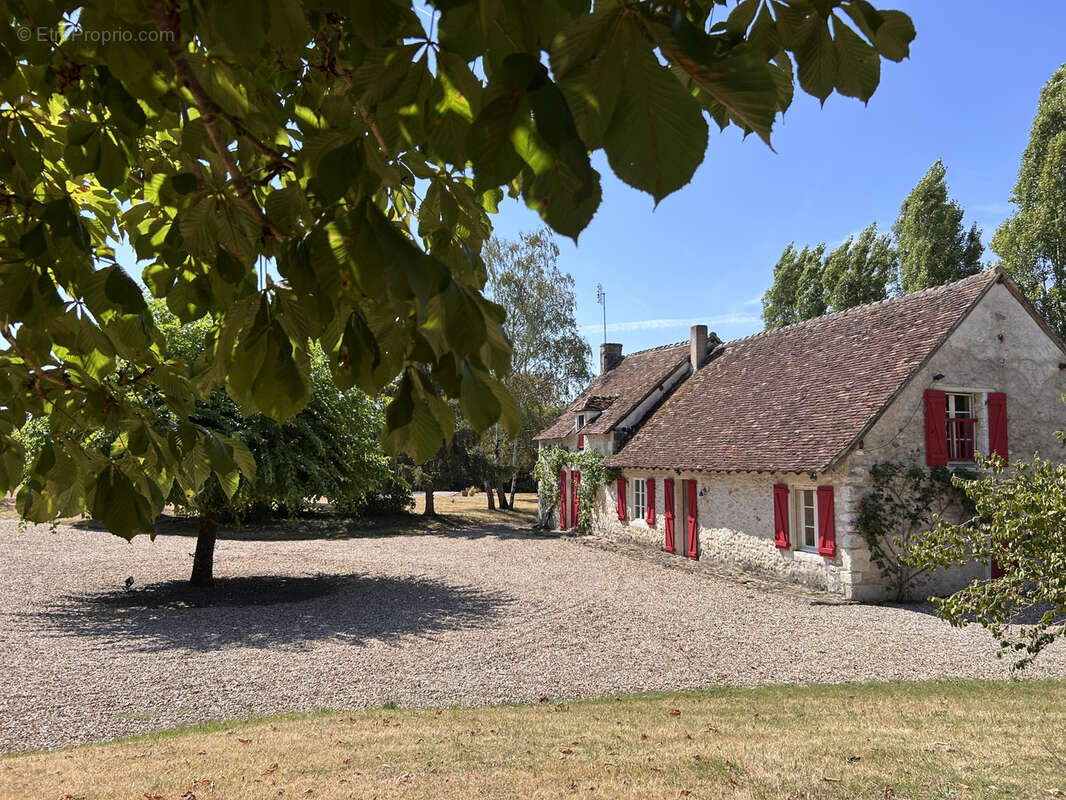 Propriété 10 pièces avec piscine à Chalais (36) - photo 25
