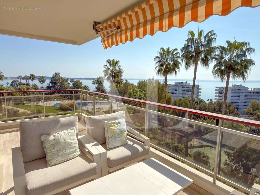 Appartement à VALLAURIS