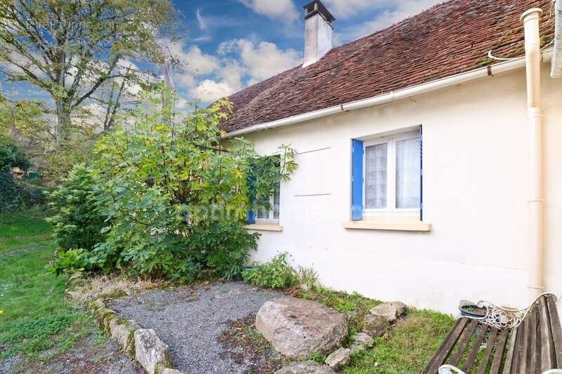 Maison à SAINT-LEGER-MAGNAZEIX