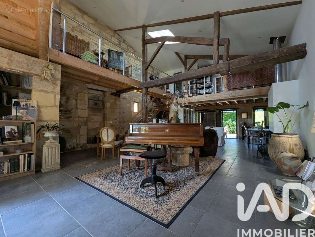 Maison 142 m² à Ambares-Et-Lagrave  - photo 7