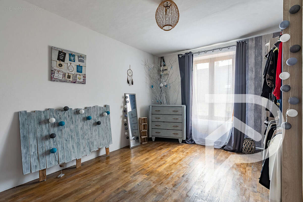 Maison à ESTREES-SAINT-DENIS