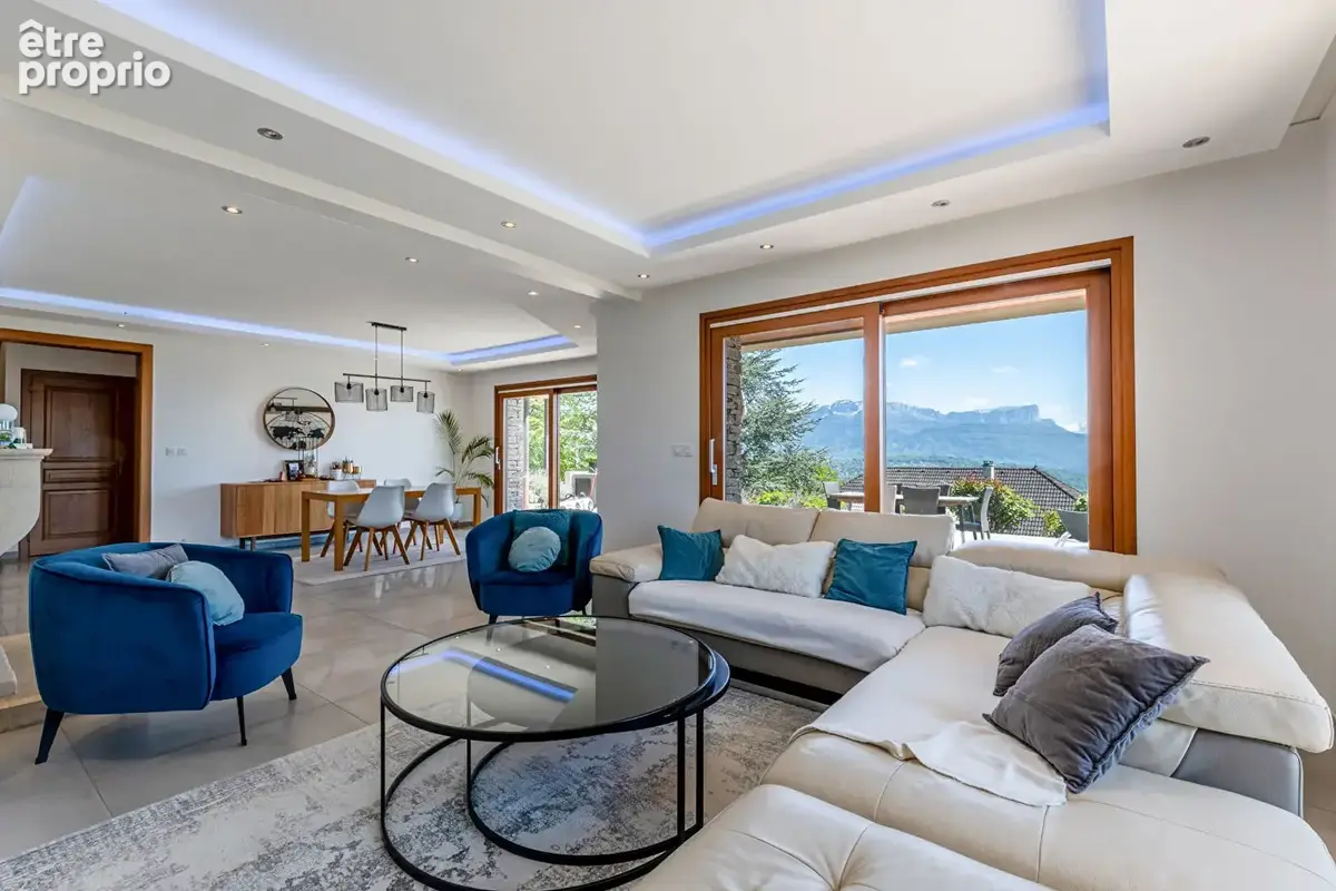 Villa Familiale avec Vue Dominante sur le Lac et les Alpes - photo 6
