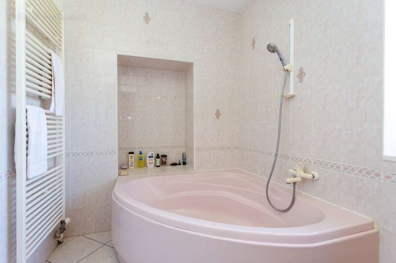 Exclusivité, à vendre – Maison avec double garage et terrain clos – Vérosvres (71) - photo 7