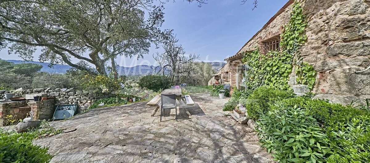 Maison à PLAN-DE-LA-TOUR