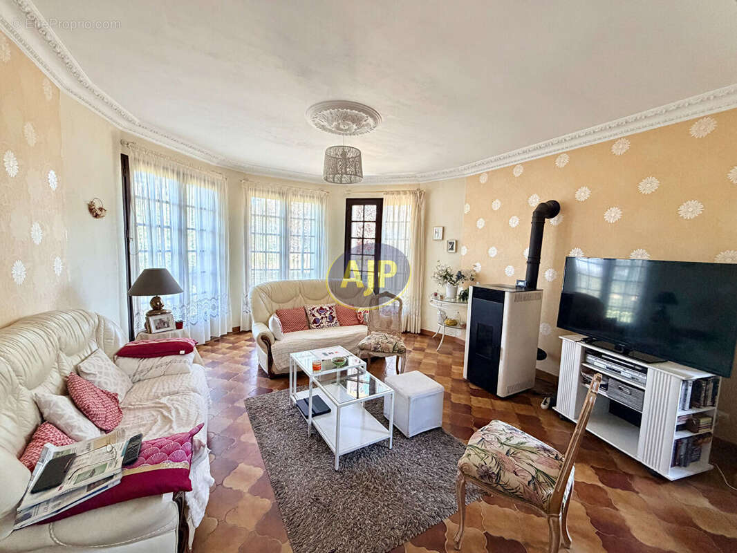 Maison Grand-Fougeray 6 pièces 153 m2 - 2356 m² Terrain - photo 4
