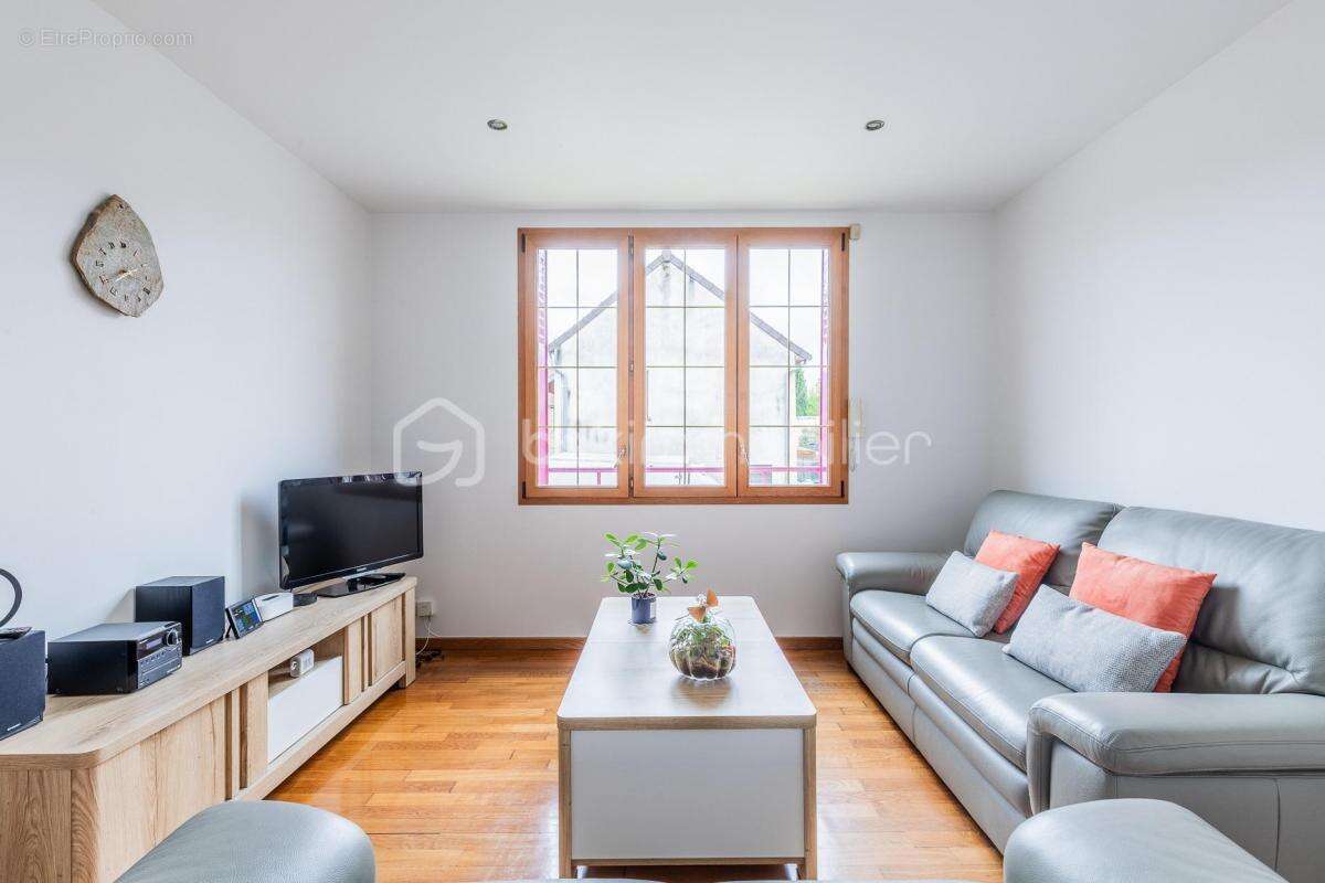 Maison à VERT-LE-GRAND