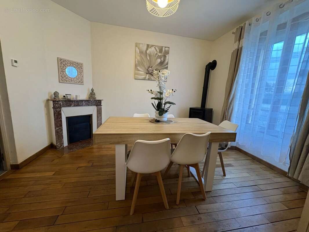 Maison à MARLES-EN-BRIE