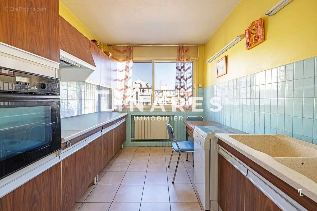 Appartement à MARSEILLE-1E