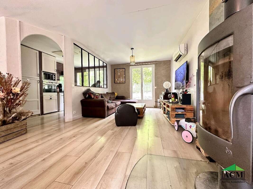 Maison à MERY-SUR-OISE