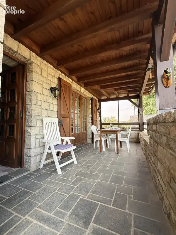 Maison cossue avec dépendance et grand terrain - photo 16