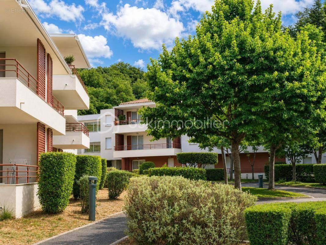 Appartement à LAMALOU-LES-BAINS