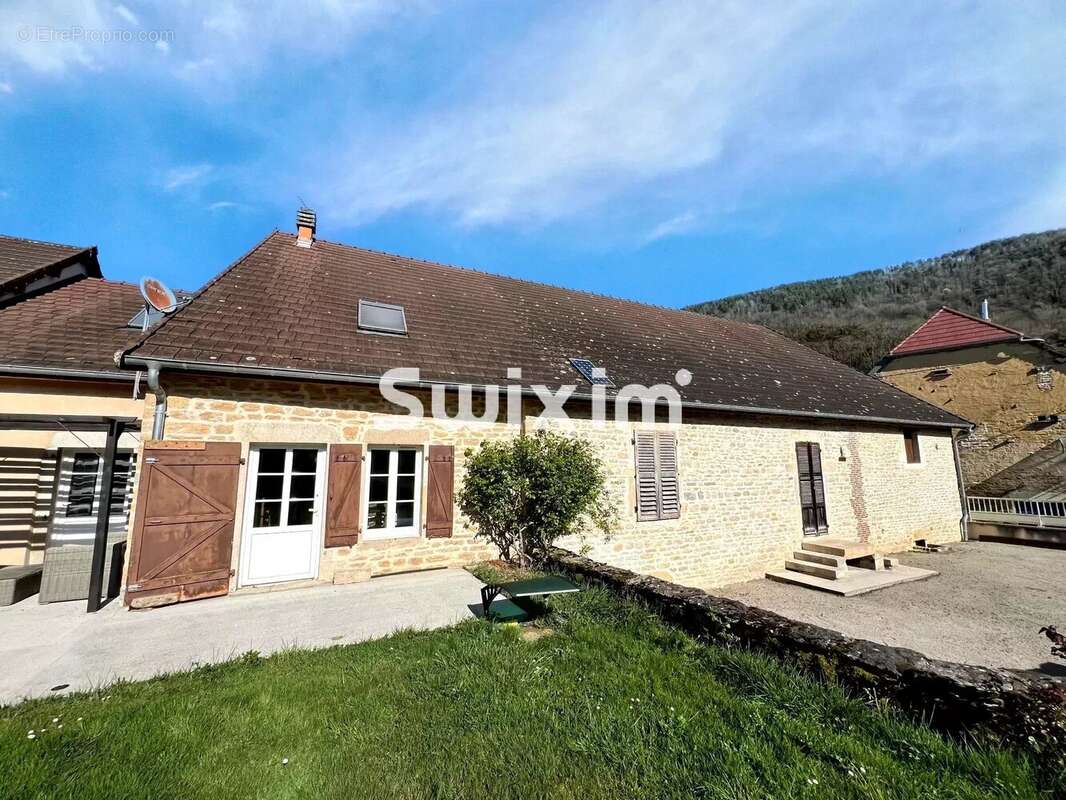 Maison 339 m² à Bonnaud  - photo 3