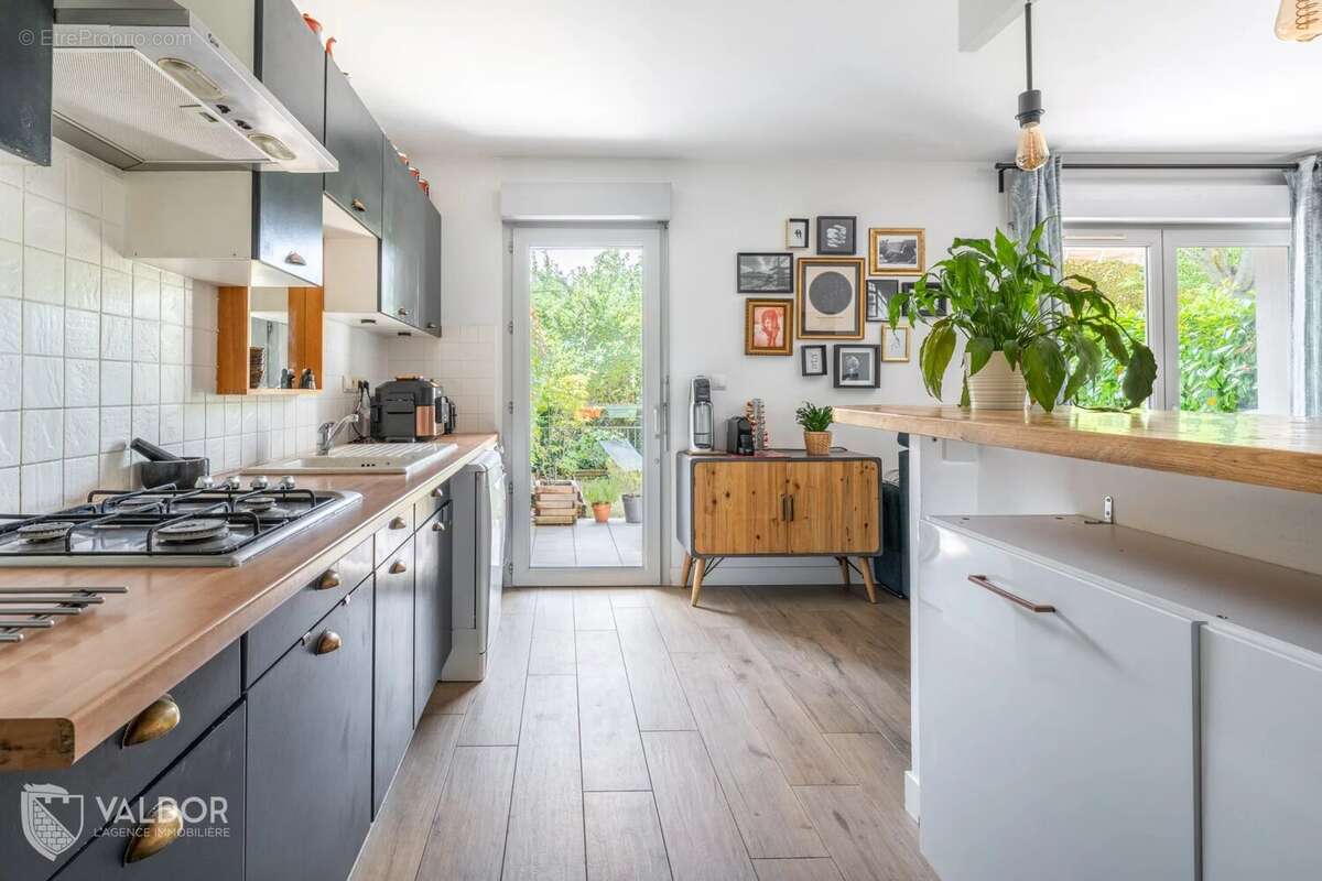 Appartement à ANSE