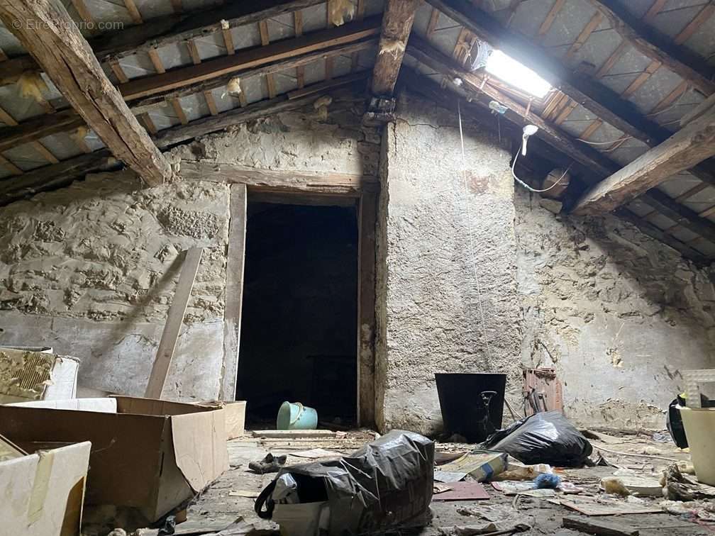 Maison à SAINT-JULIEN-LE-PETIT