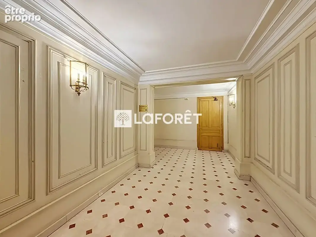 Appartement paris 2 pièces - 42 m2 - rue gustave courbet - victor hugo - photo 7