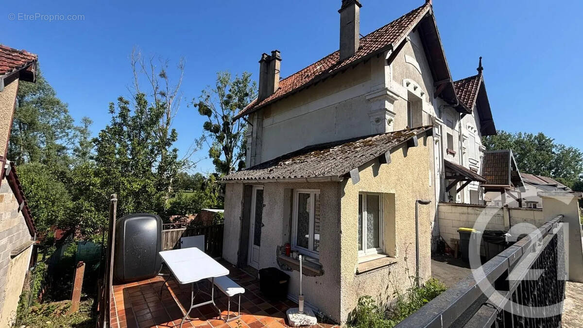 Maison à IVRY-LA-BATAILLE