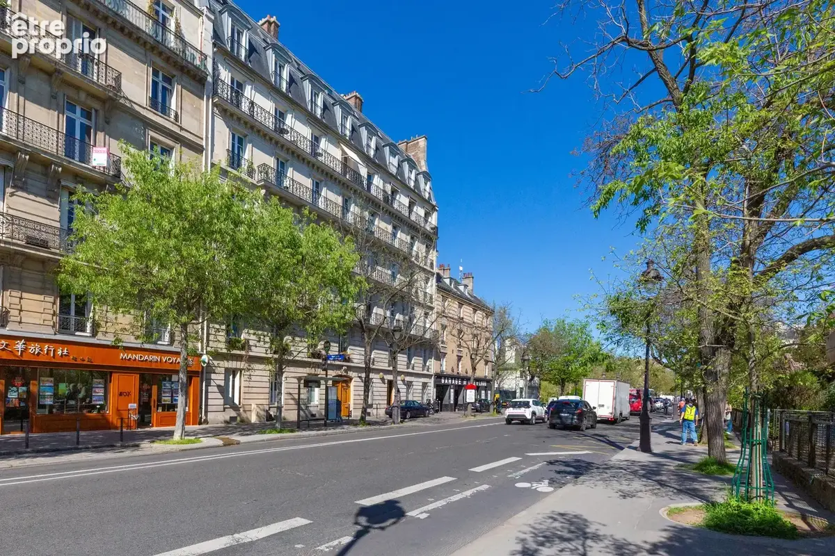 Île Saint Louis - Appartement de 77m² avec vue dégagée sur Seine - photo 13