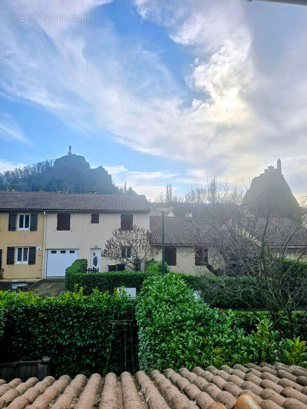 Appartement à AIGUILHE