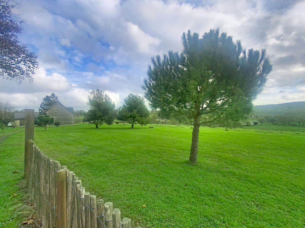 Maison à SAINT-JEAN-DES-CHAMPS