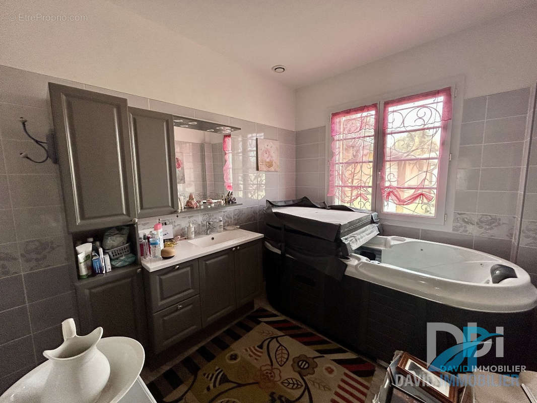 Maison à ESPONDEILHAN