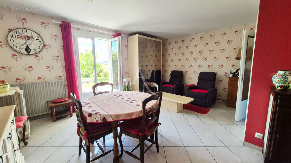 Maison à SAINTES