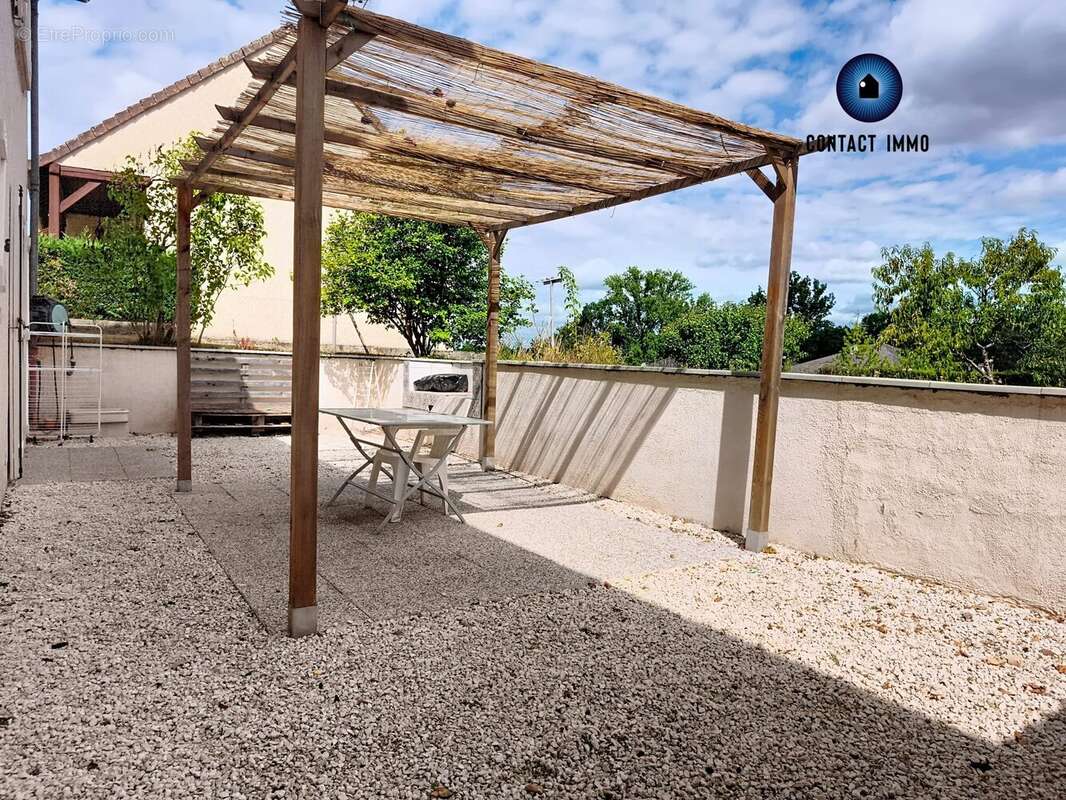 Maison 133 m² à La Chapelle-Aux-Brocs  - photo 5