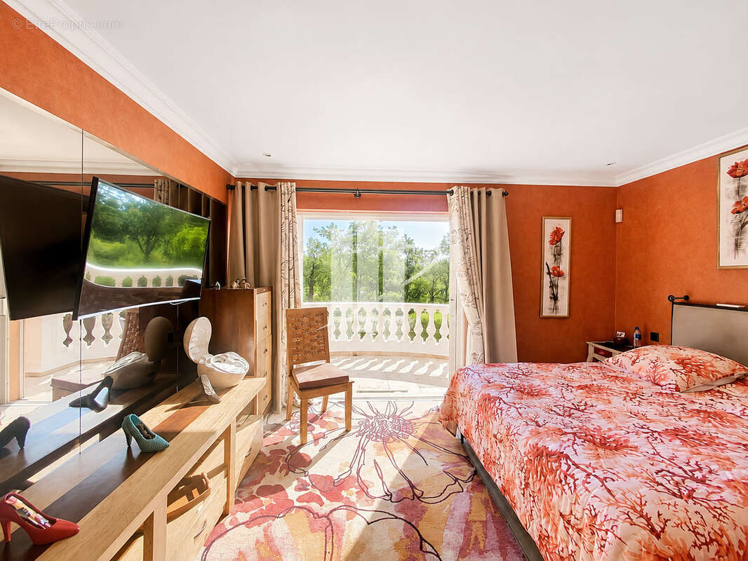 FREJUS - L'élégance et le confort d'une maison où chaque jour a un goût de vacances - photo 11