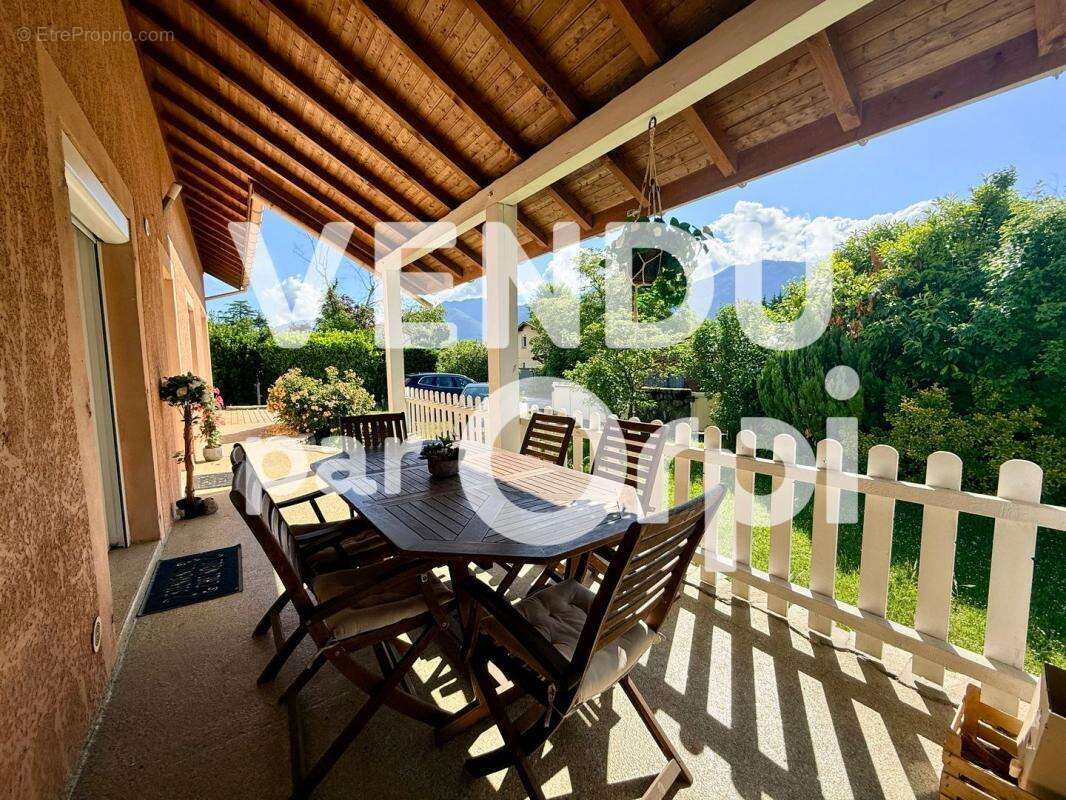 Maison à LA TERRASSE