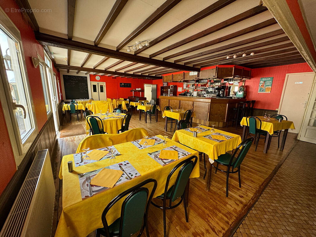 Commerce à VILLEDIEU-LES-POELES